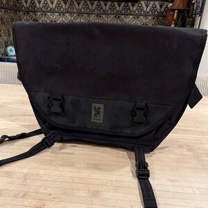 Black Chrome 15L Messenger Bag